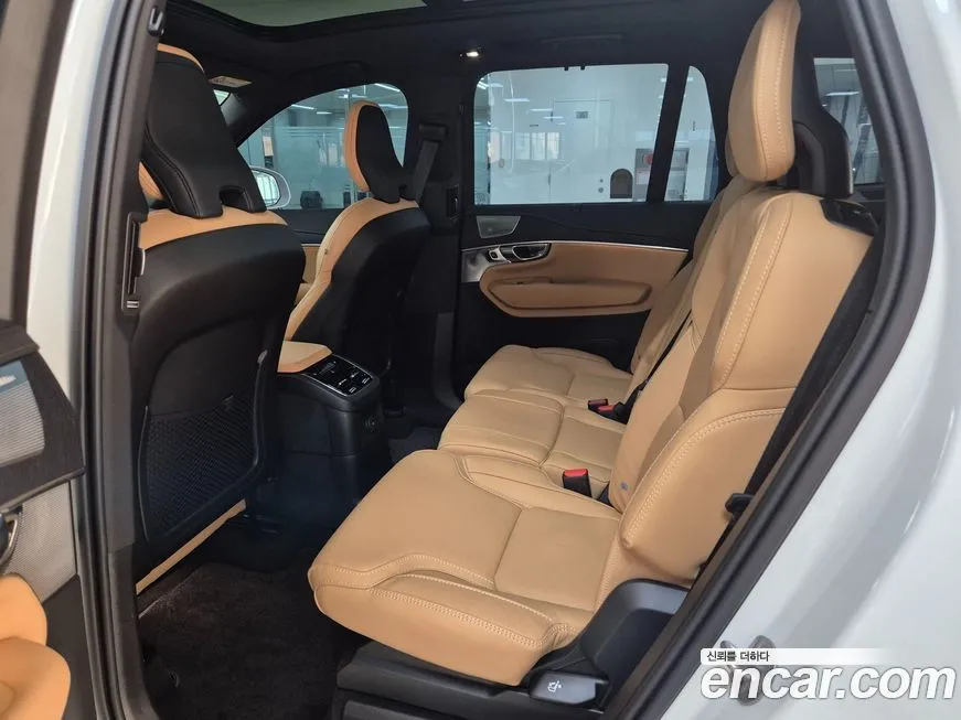 Volvo XC90 2025 из KR, фото 8