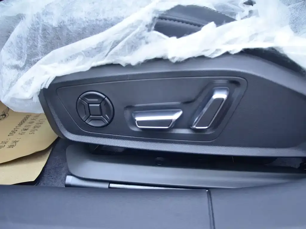 Audi A6L 2025 из CN, фото 10