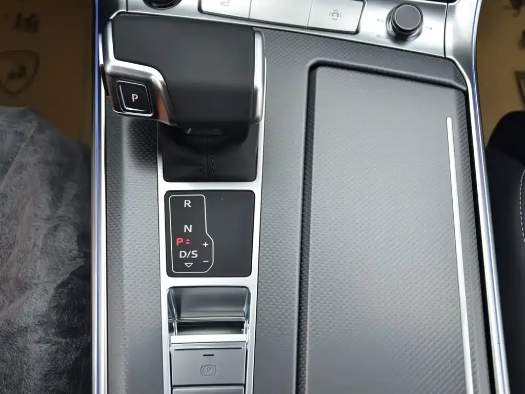 Audi A6L 2025 из CN, фото 7