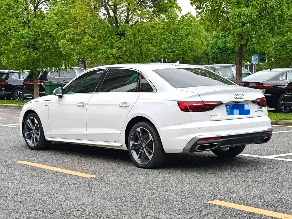 Audi A4L — фото 5