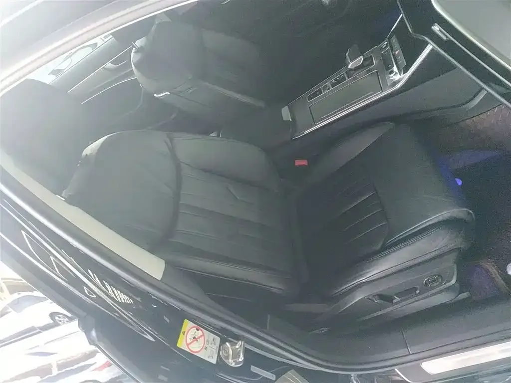 Audi A6L 2021 из CN, фото 10