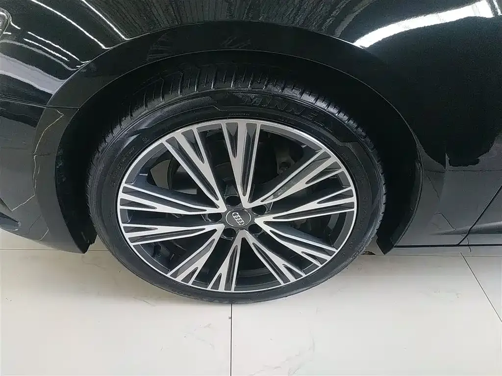 Audi A6L 2021 из CN, фото 5