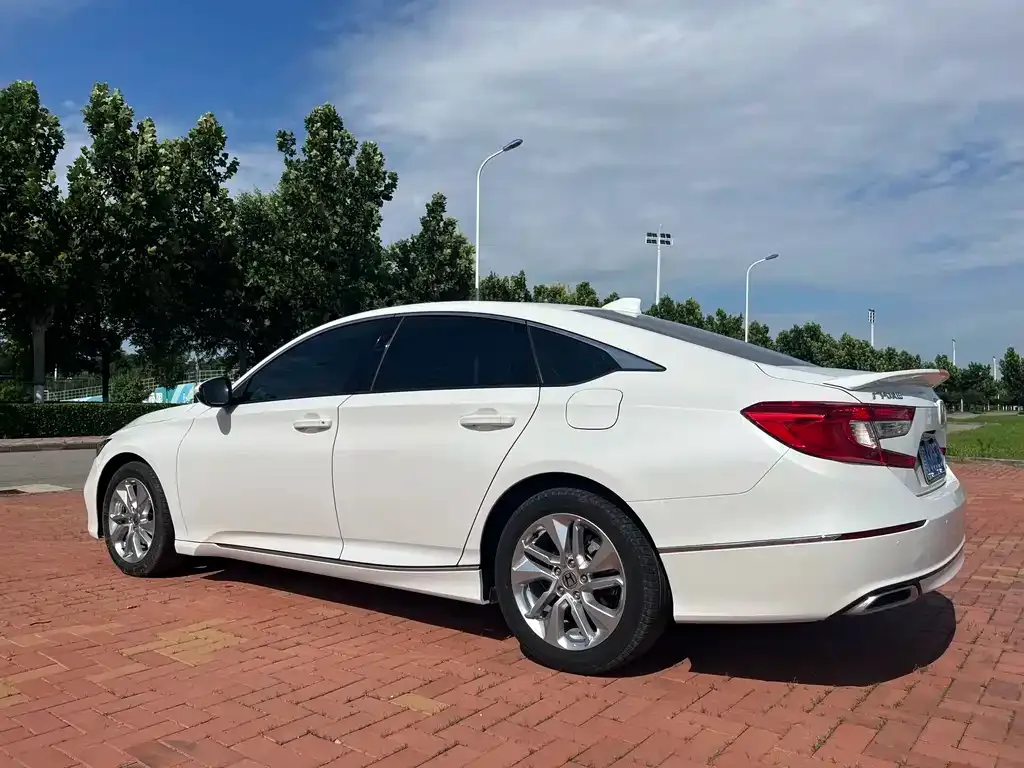 Honda Accord — фото 2