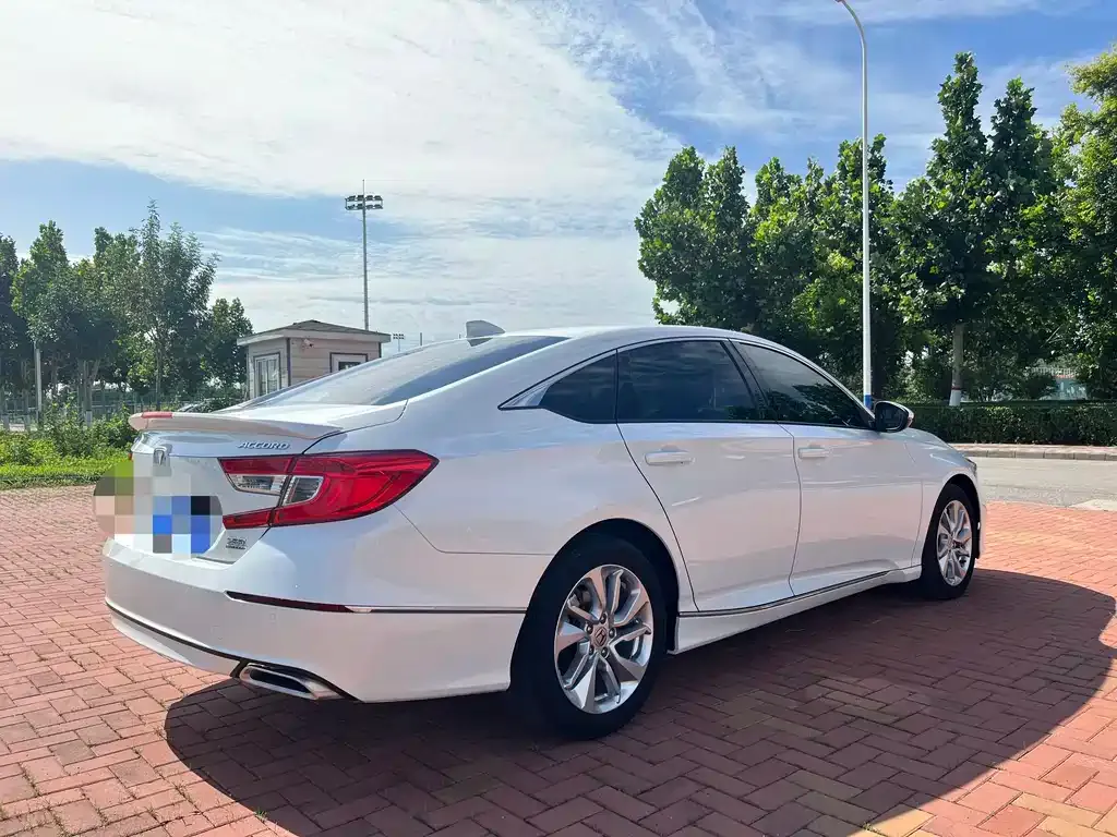Honda Accord — фото 6