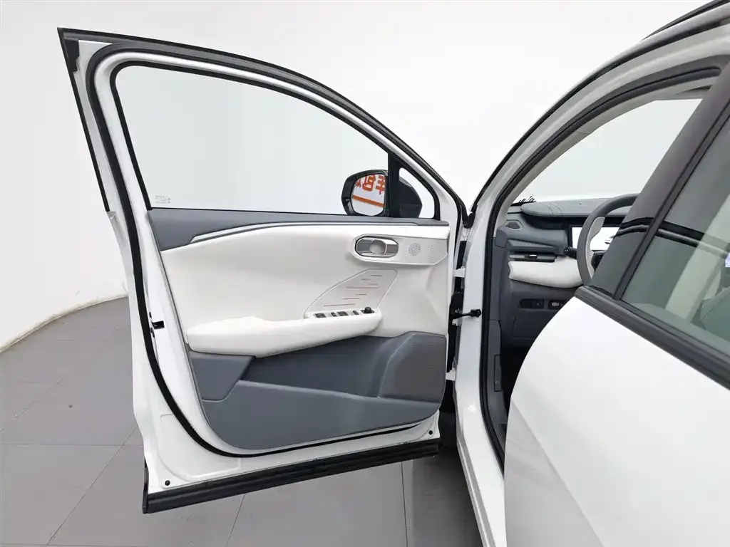 Lynk & Co 06 EM-P 2024 из CN, фото 8