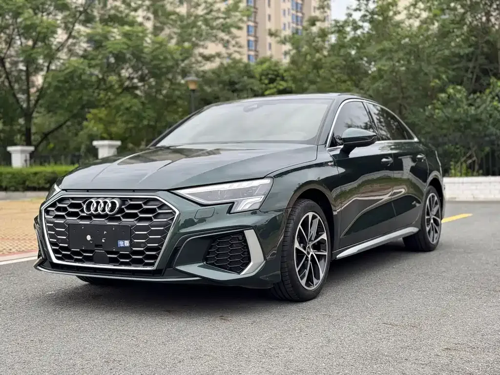 Audi A3 2023 из CN, фото 1