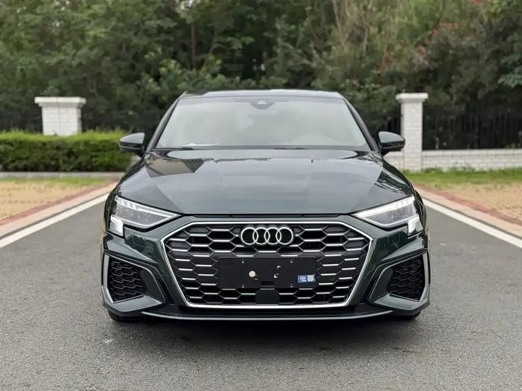 Audi A3 2023 из CN, фото 2