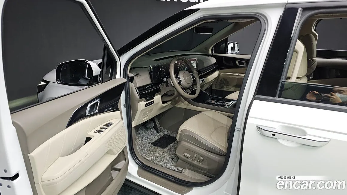 Kia Carnival — фото 10