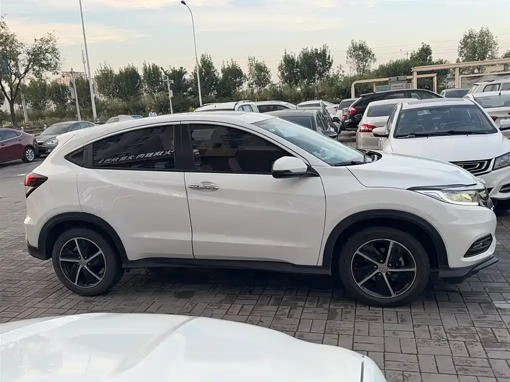 Honda Vezel 2021 из CN, фото 8
