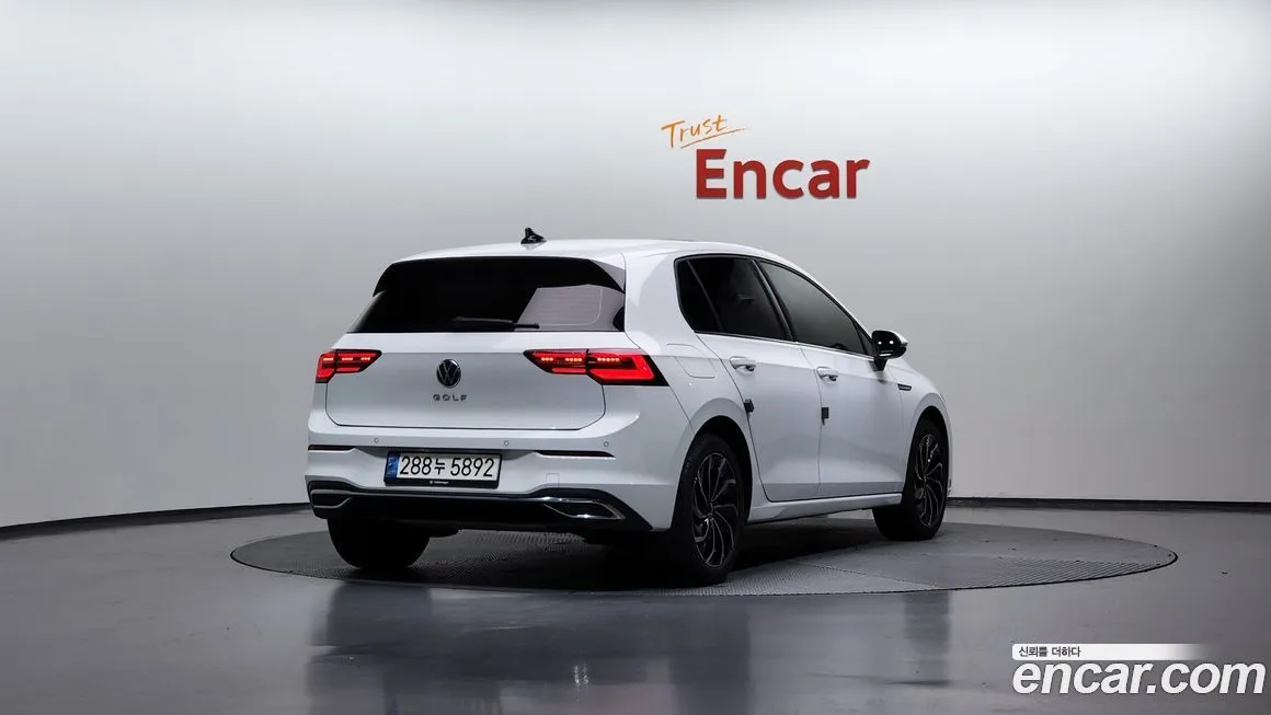 Volkswagen Golf 2022 из KR, фото 2