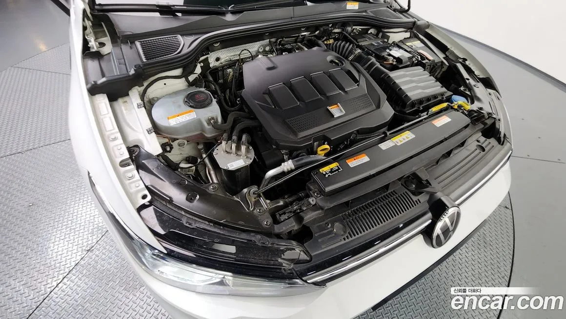 Volkswagen Golf 2022 из KR, фото 6