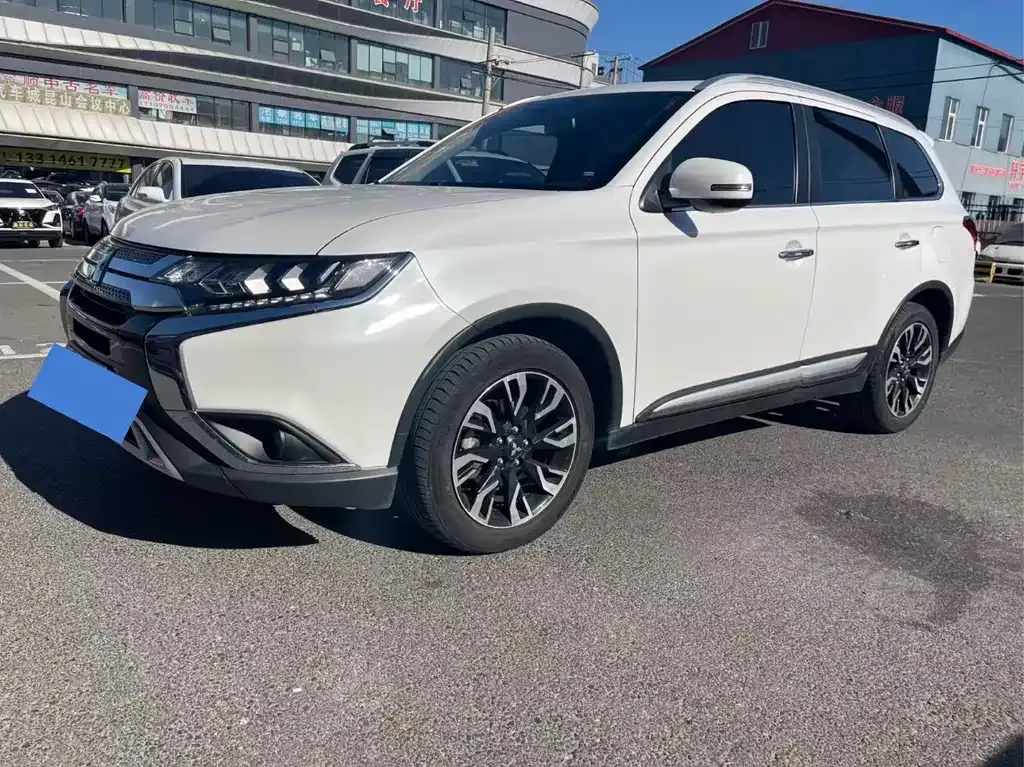 Mitsubishi Outlander 2021 из CN, фото 1