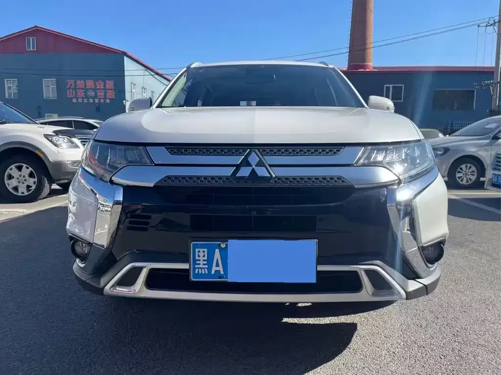 Mitsubishi Outlander 2021 из CN, фото 2