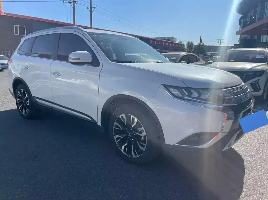 Mitsubishi Outlander 2021 из CN, фото 3