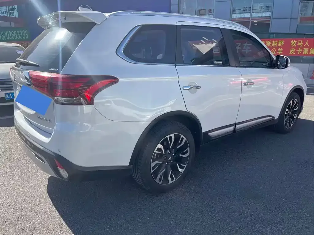 Mitsubishi Outlander 2021 из CN, фото 4