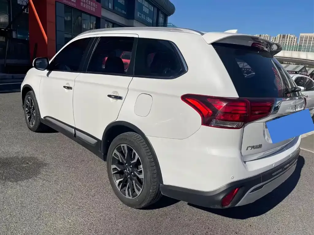 Mitsubishi Outlander 2021 из CN, фото 6