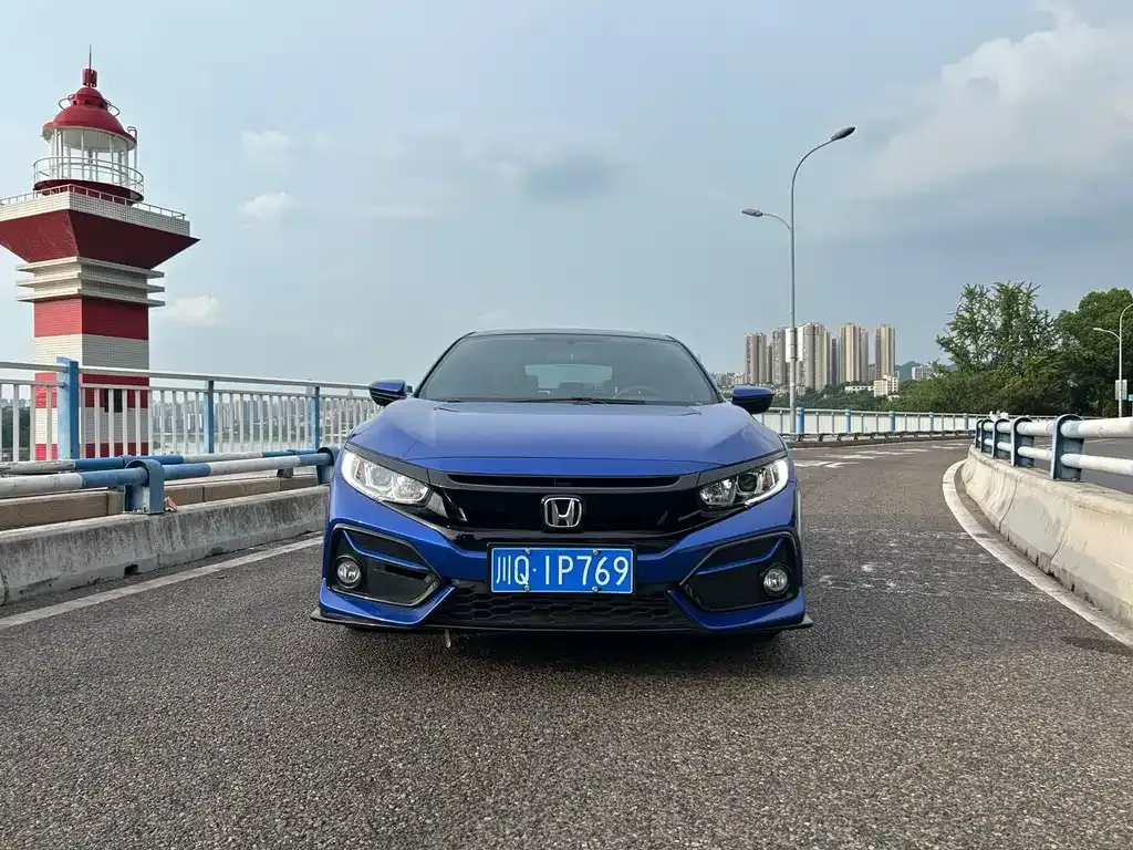 Honda Civic — фото 1