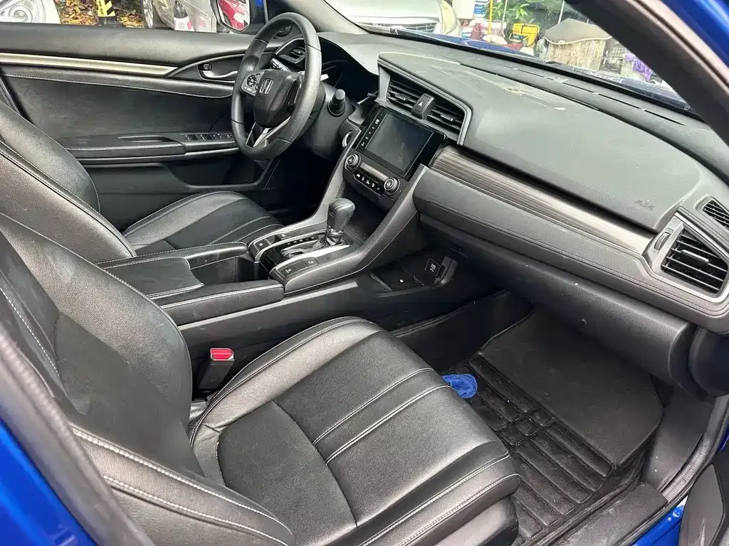 Honda Civic — фото 10