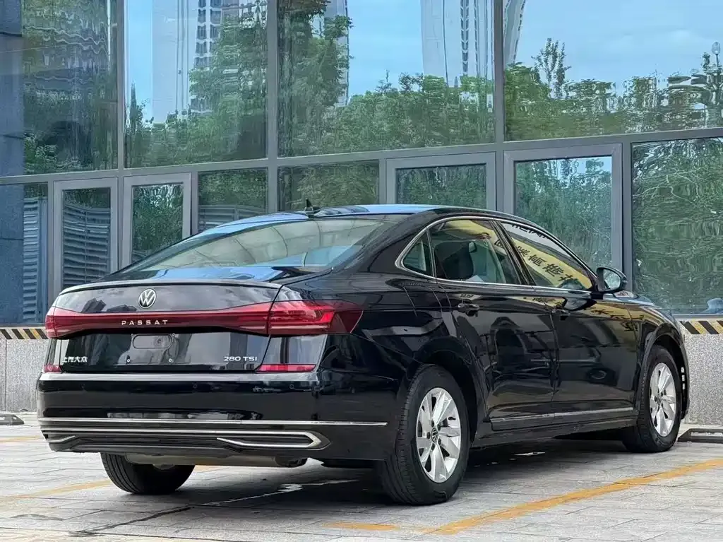Volkswagen Passat — фото 6