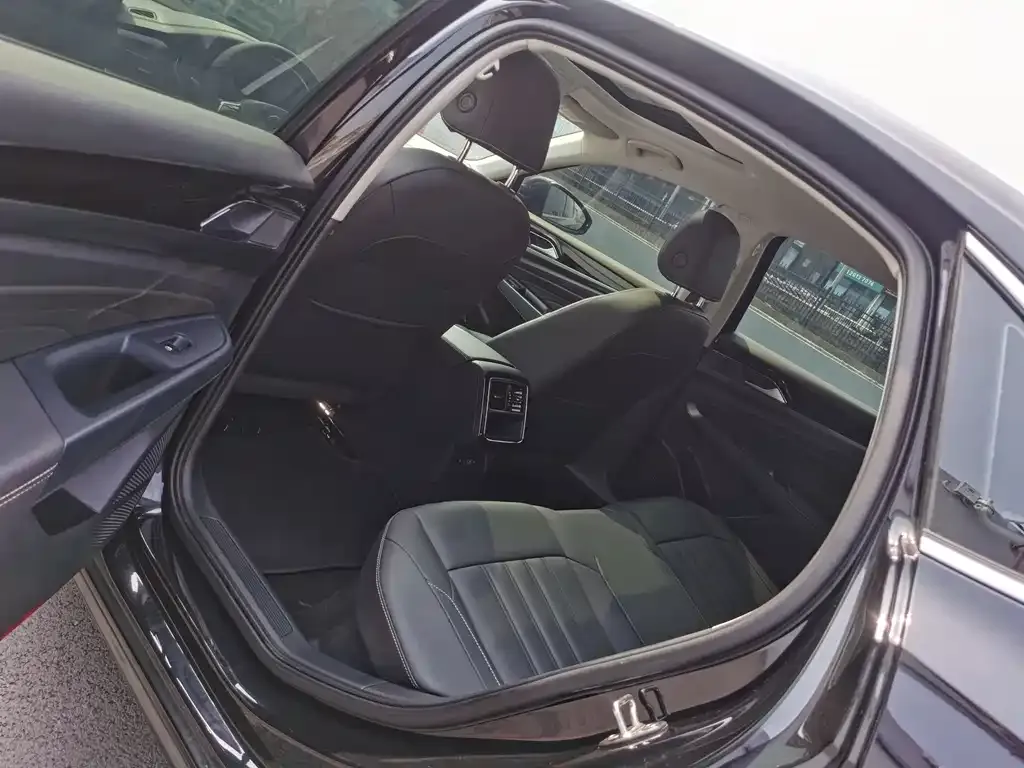 Volkswagen Passat — фото 8