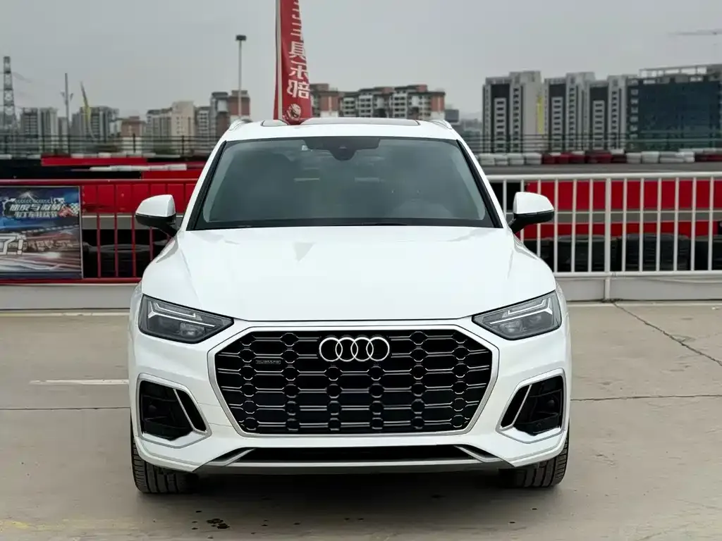 Audi Q5L 2022 из CN, фото 2