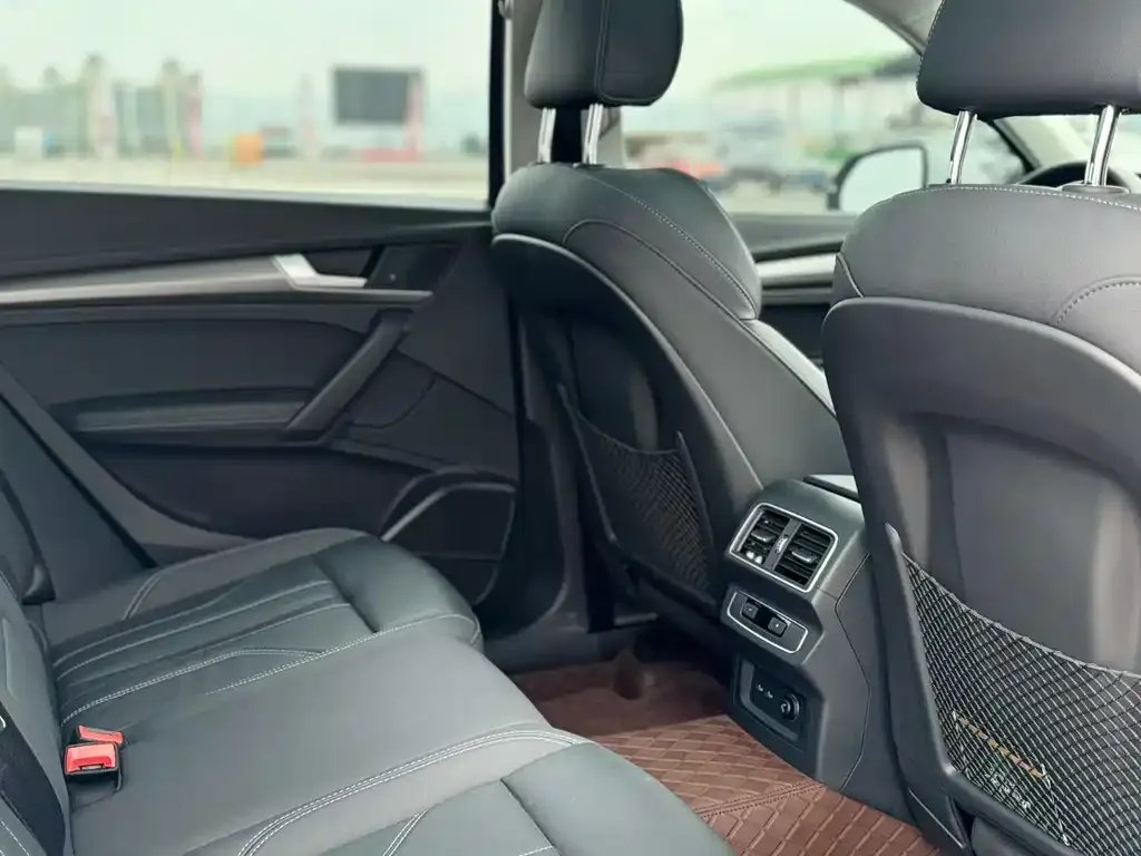 Audi Q5L 2022 из CN, фото 9