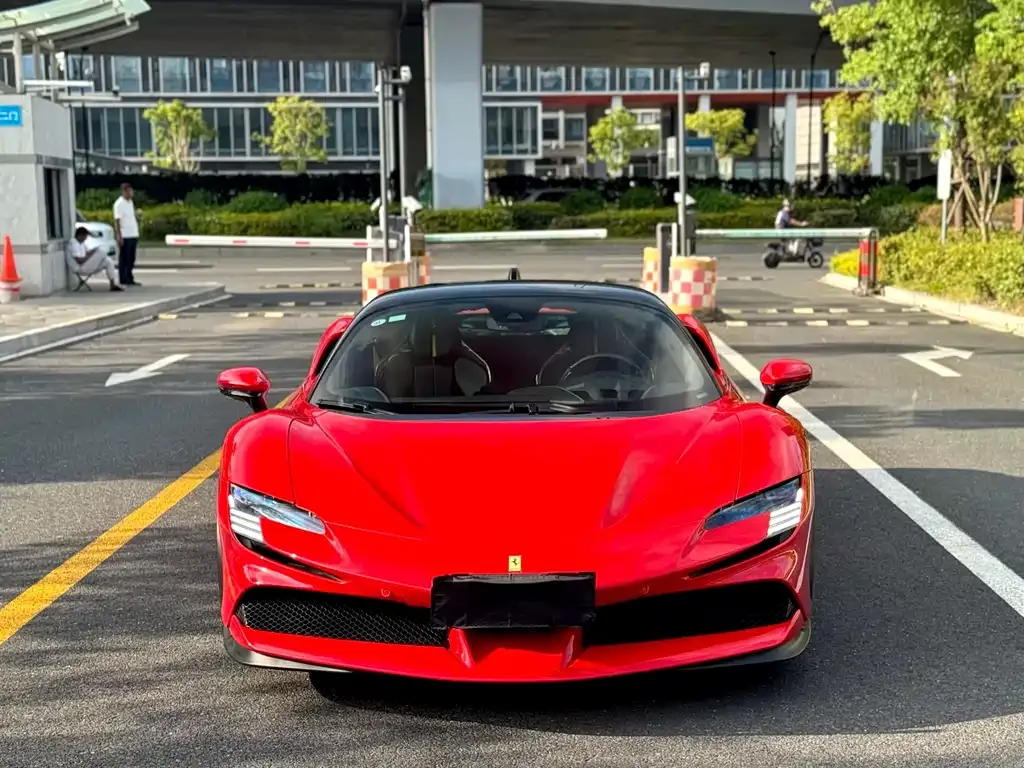 Ferrari SF90 2023 из CN, фото 1
