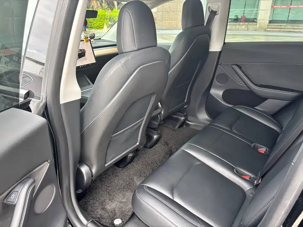 Tesla Model Y 2022 из CN, фото 8