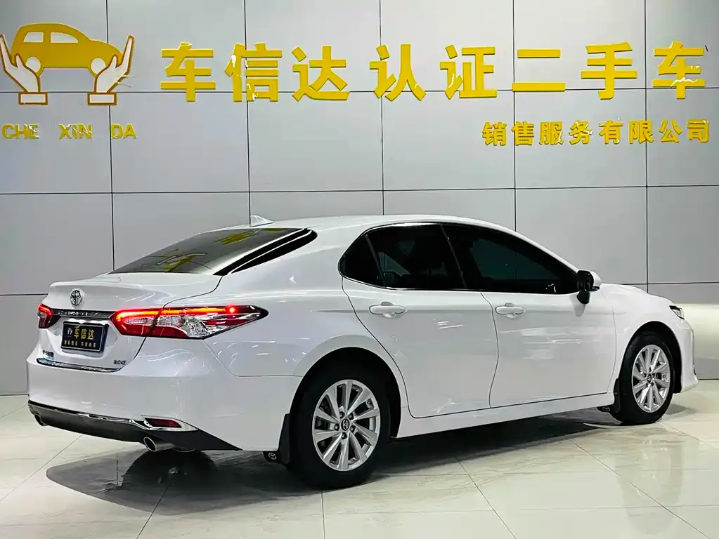 Toyota Camry 2023 из CN, фото 2