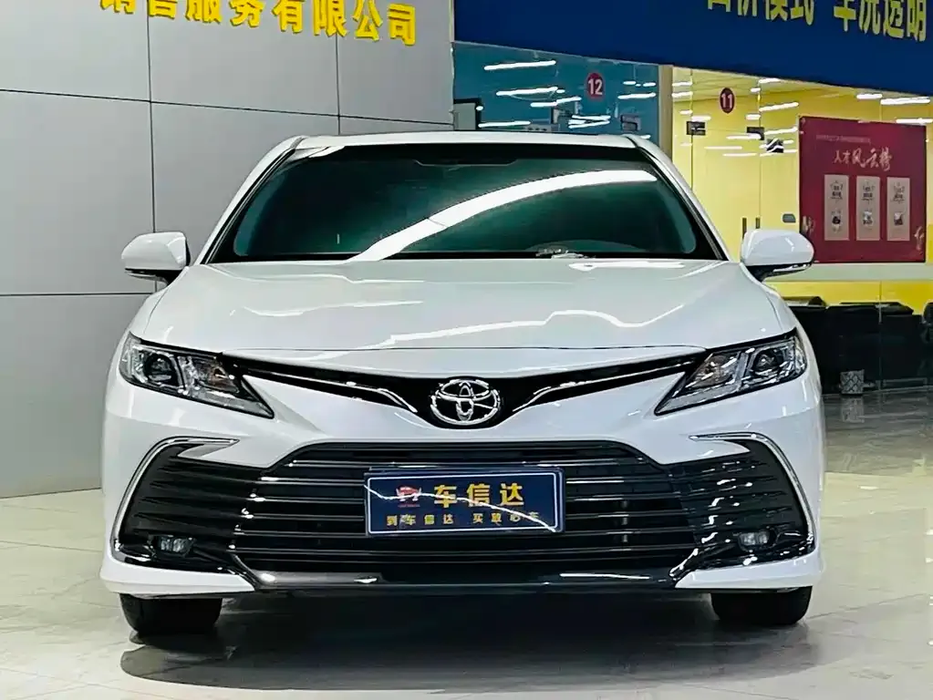 Toyota Camry 2023 из CN, фото 3