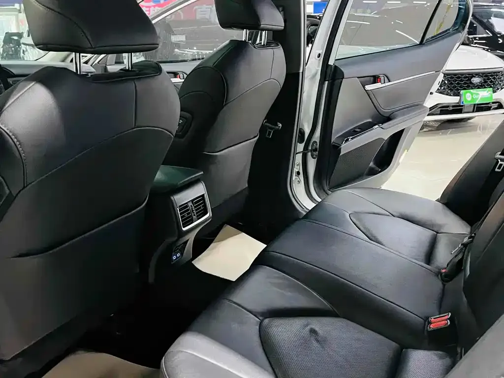 Toyota Camry 2023 из CN, фото 7