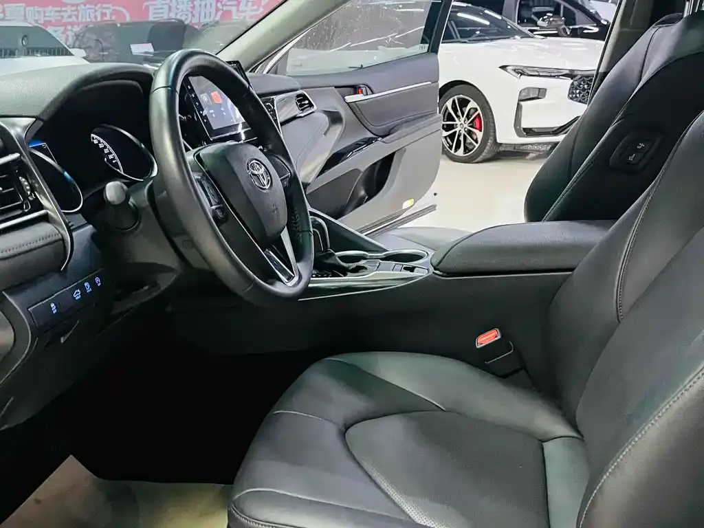 Toyota Camry 2023 из CN, фото 9