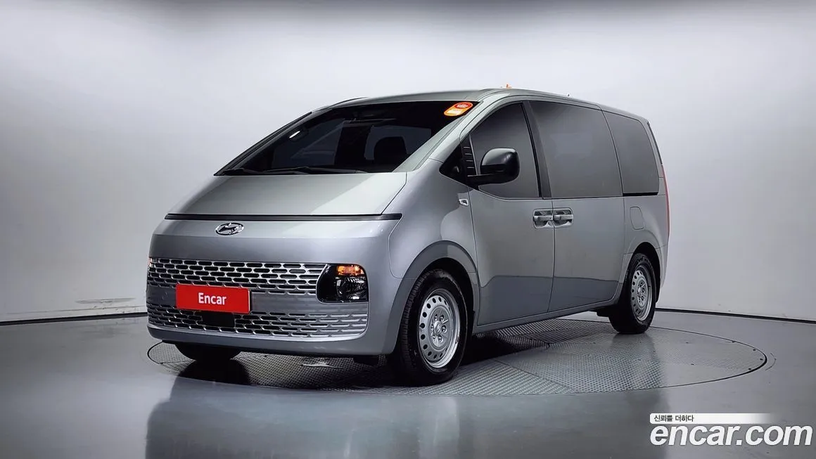 Hyundai Staria — фото 1