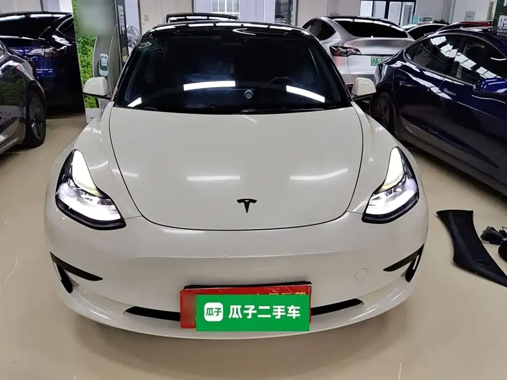 Tesla Model 3 — фото 3