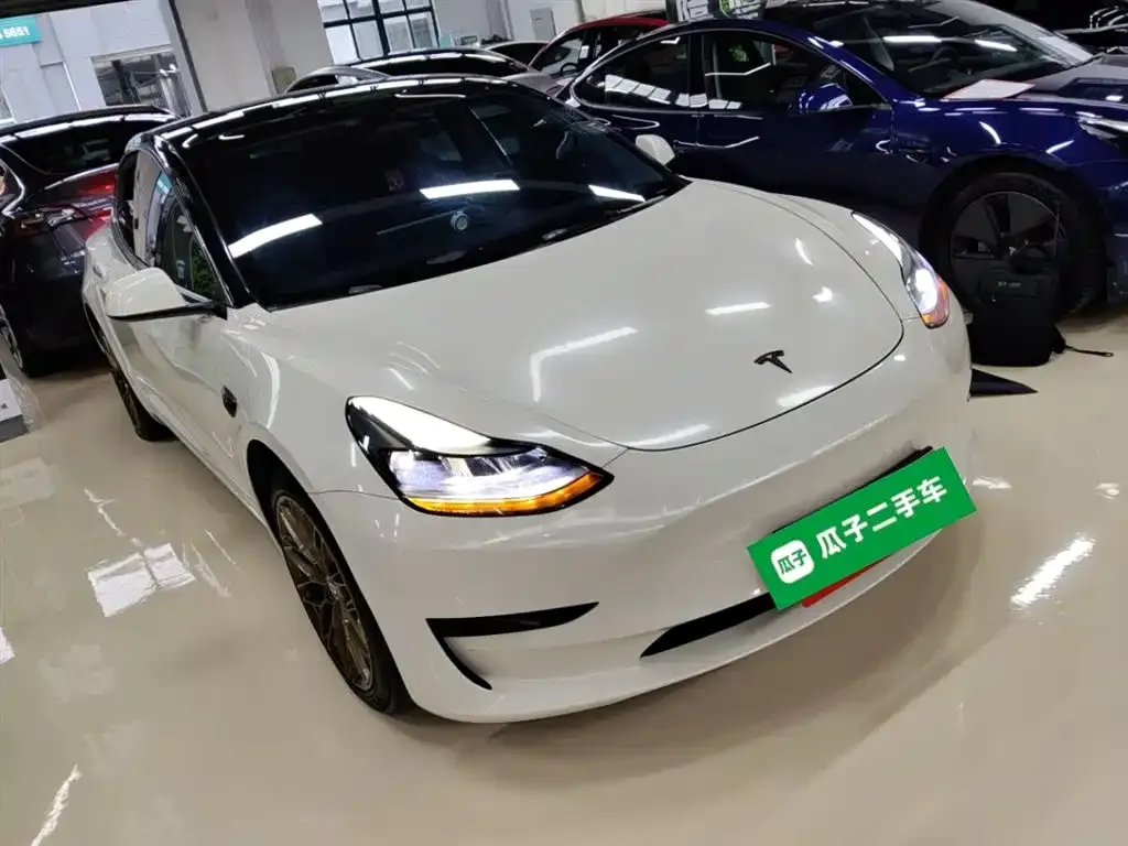 Tesla Model 3 — фото 4