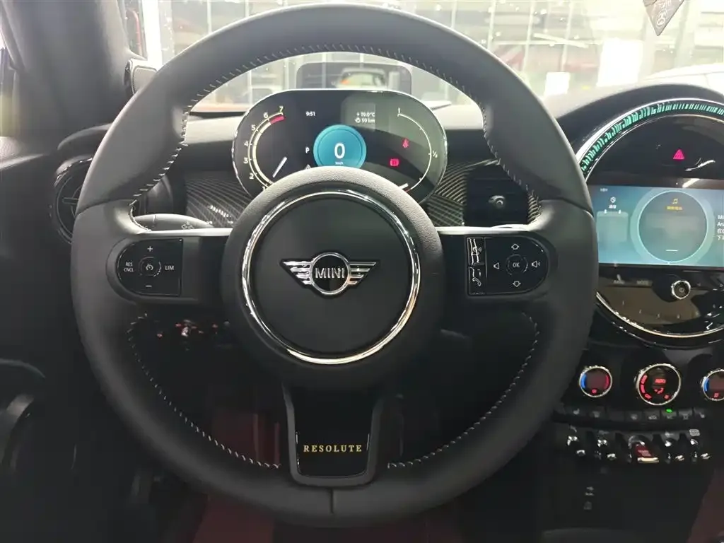 MINI Cooper (3-door) 2023 из CN, фото 3