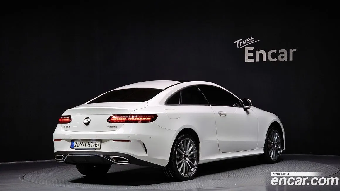 Mercedes-Benz E-Class — фото 2