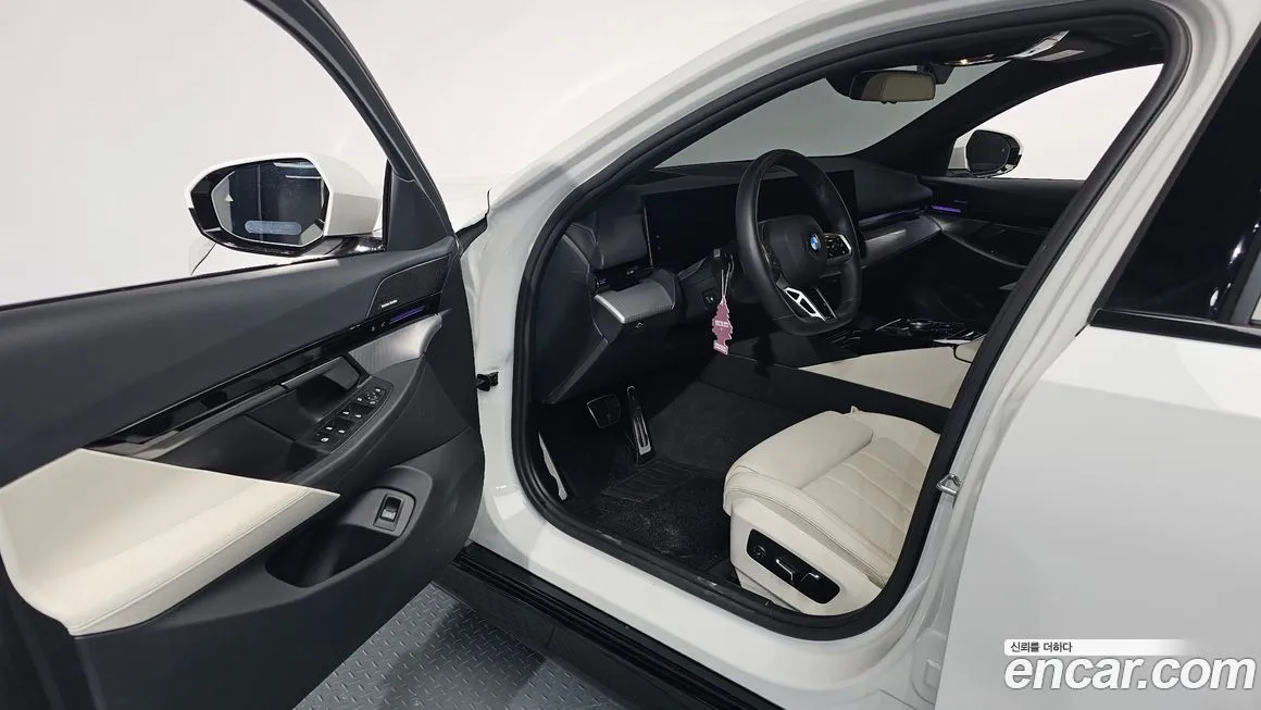 BMW 5-Series 2024 из KR, фото 10