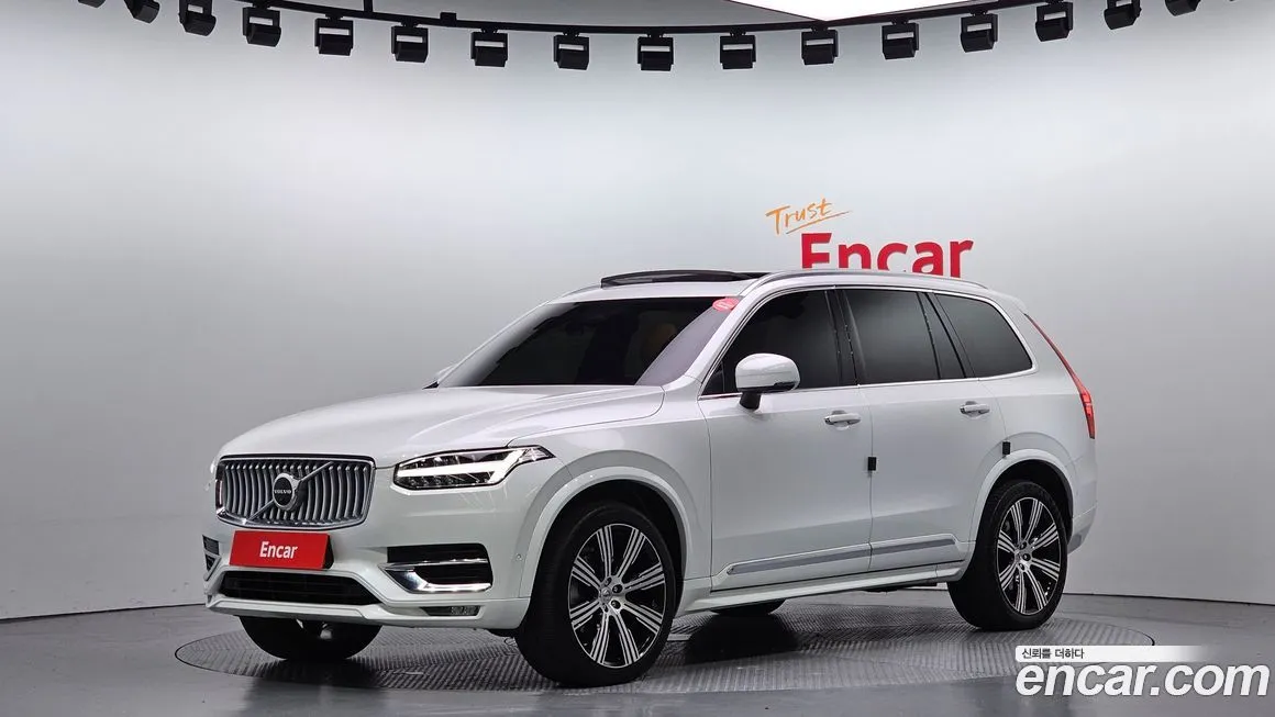 Volvo XC90 — фото 1
