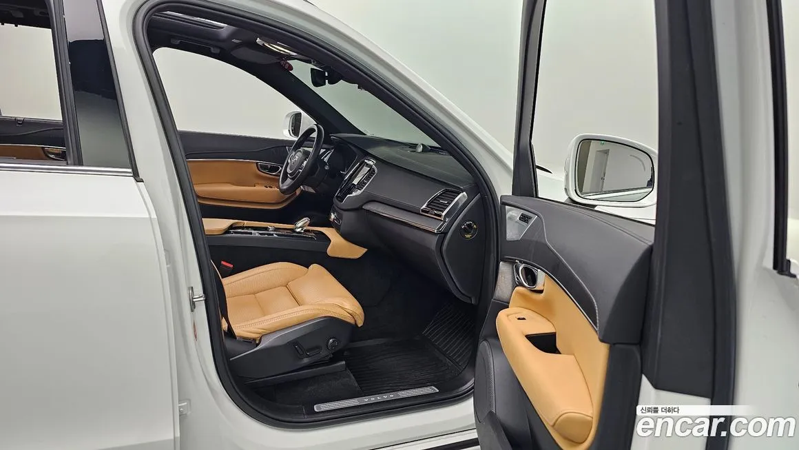 Volvo XC90 — фото 10