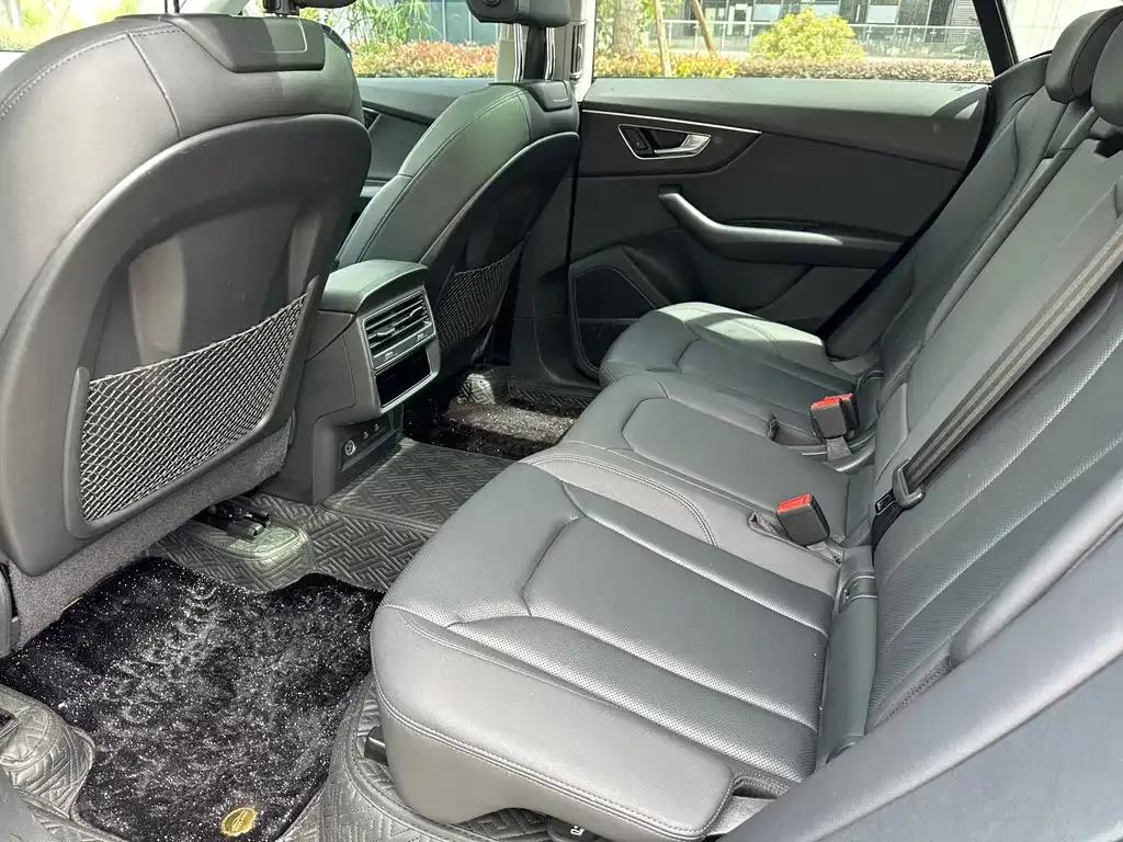 Audi Q8 2023 из CN, фото 4