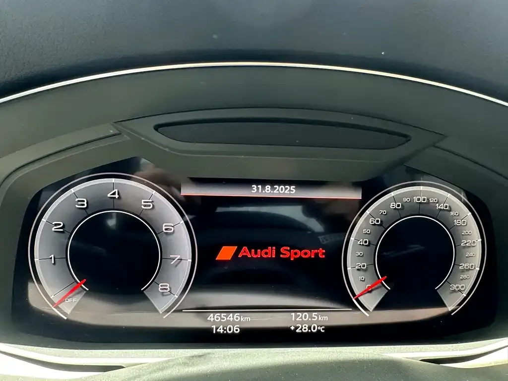 Audi Q8 2023 из CN, фото 8