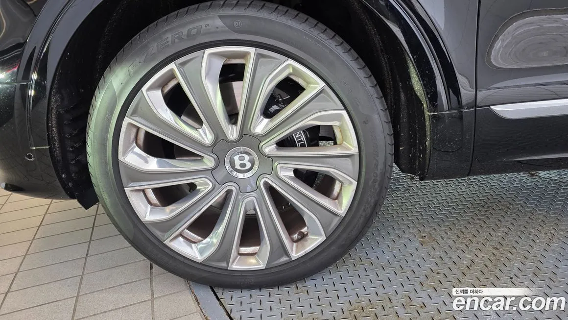 Bentley Bentayga 2024 из KR, фото 6