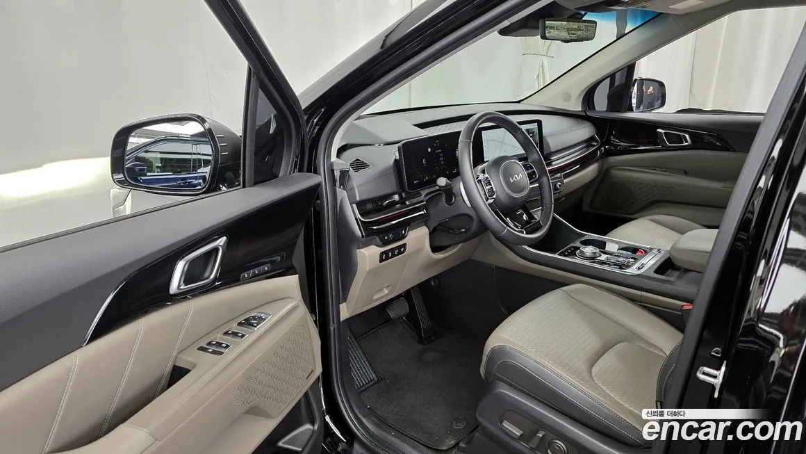 Kia Carnival — фото 10