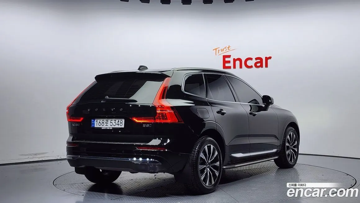 Volvo XC60 — фото 2