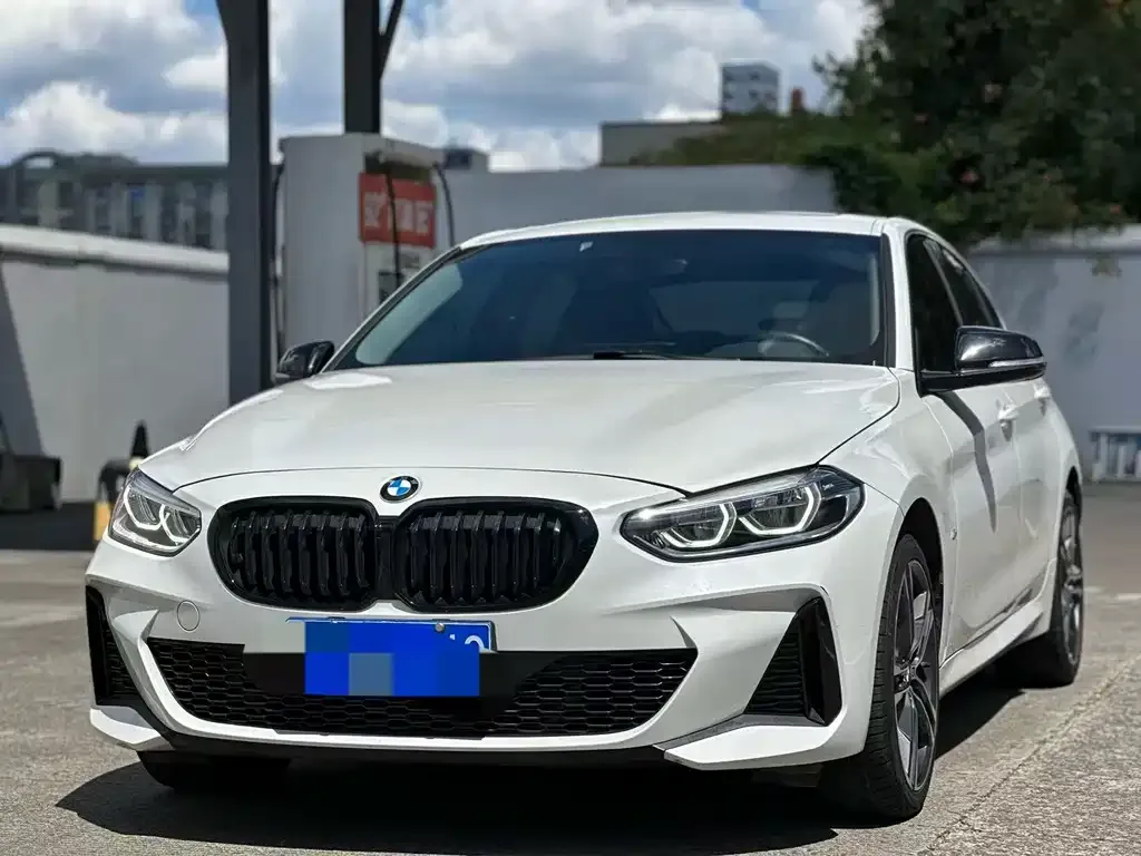 BMW 1 Series 2021 из CN, фото 1