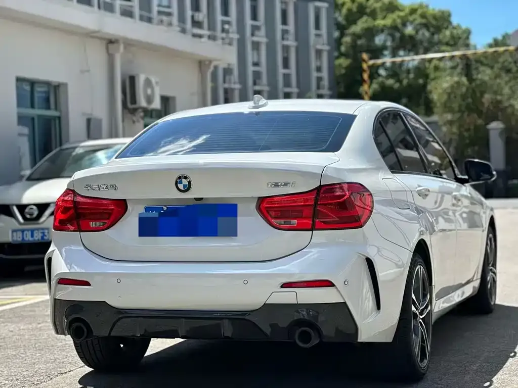 BMW 1 Series 2021 из CN, фото 9