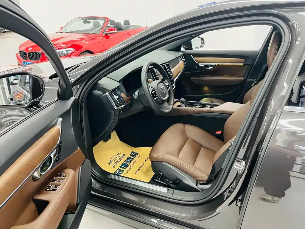 Volvo S90 2022 из CN, фото 3