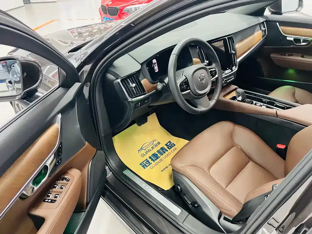 Volvo S90 2022 из CN, фото 4