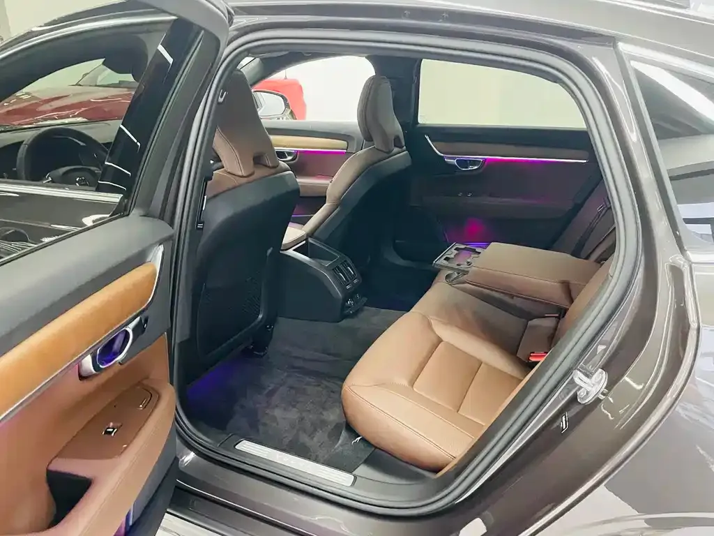Volvo S90 2022 из CN, фото 8